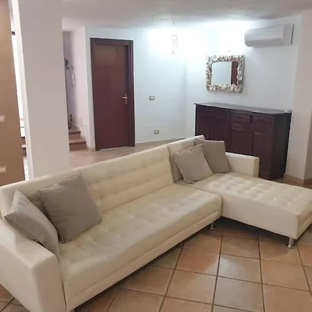 Accogliente Seminterrato A Due Passi Dal Mare *